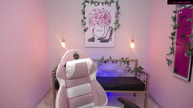Snapshot of Adri_gomez_x chatting on July 8, 1:15 pm Adri gomez x online show from July 8, 1:15 pm