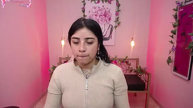 Snapshot of Adri_gomez_x chatting on July 16, 1:17 pm Adri gomez x online show from July 16, 1:17 pm