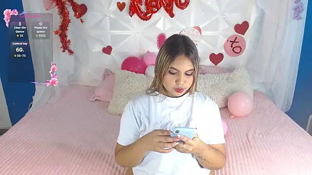 Snapshot of esmeralda_cuisman chatting on February 14, 11:51 am esmeralda cuisman online show from February 14, 11:51 am