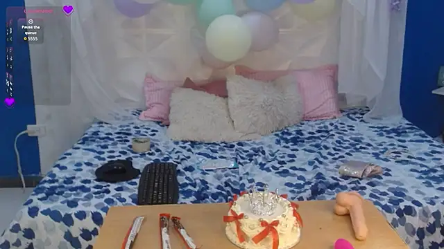 Snapshot of esmeralda_cuisman chatting on March 1, 11:56 am esmeralda cuisman online show from March 1, 11:56 am