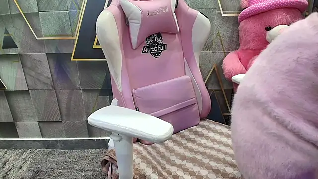 NymphoIsLive online show from April 16, 5:25 pm