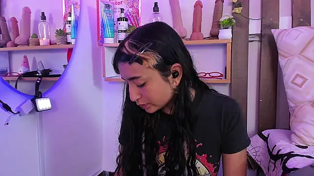 MeowMota  online show from April 16, 6:30 pm