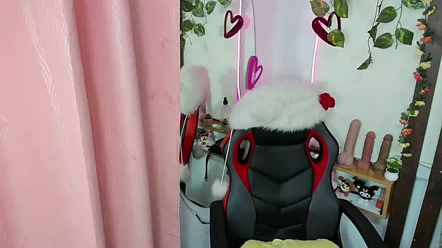 Snapshot of MeowMota_ chatting on May 30, 7:00 pm MeowMota online show from May 30, 7:00 pm
