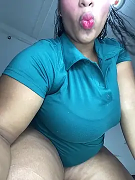 Snapshot of NataliaMillers chatting on February 22, 6:02 am NataliaMillers online show from February 22, 6:02 am