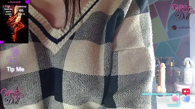 Snapshot of Mysticdooll69 chatting on January 8, 2:47 am Mysticdooll69 online show from January 8, 2:47 am