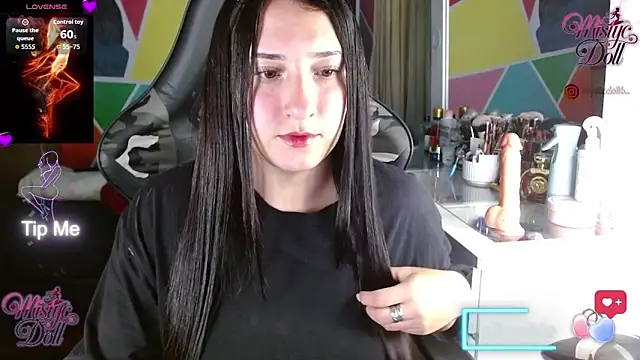 Snapshot of Mysticdooll69 chatting on January 11, 4:50 am Mysticdooll69 online show from January 11, 4:50 am