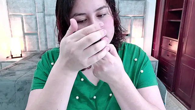 azul veraa online show from April 2, 12:14 pm