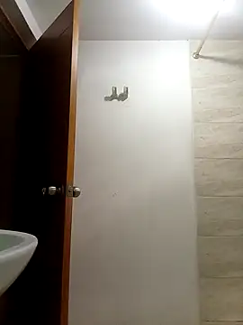 aunstin mohamme online show from April 12, 9:53 pm