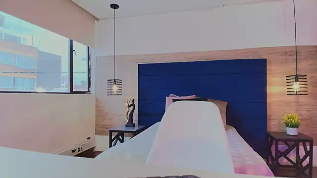 Ellie-Alves online show from April 14, 4:13 pm