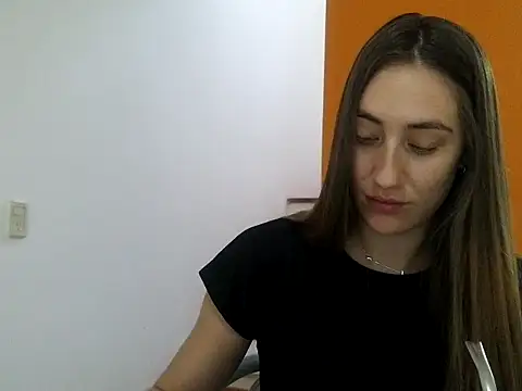 Noracherry online show from February 5, 11:37 am