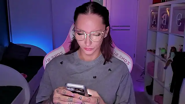 SibylVex online show from February 6, 3:48 pm