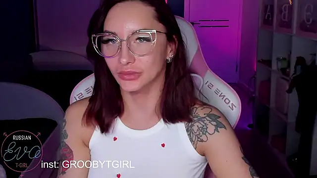 SibylVex online show from March 6, 3:08 pm