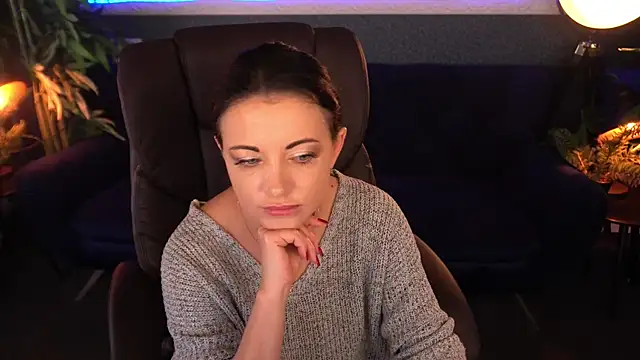 Dafni Monn online show from November 6, 6:36 am