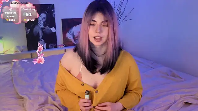 Snapshot of ForEvaRrr chatting on May 21, 7:37 am ForEvaRrr online show from May 21, 7:37 am