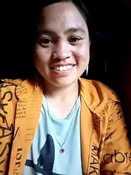 Snapshot of Lyyylina chatting on May 25, 11:27 am Lyyylina online show from May 25, 11:27 am