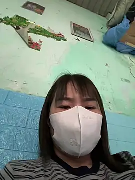 Snapshot of July-love chatting on February 13, 3:35 am July-love online show from February 13, 3:35 am