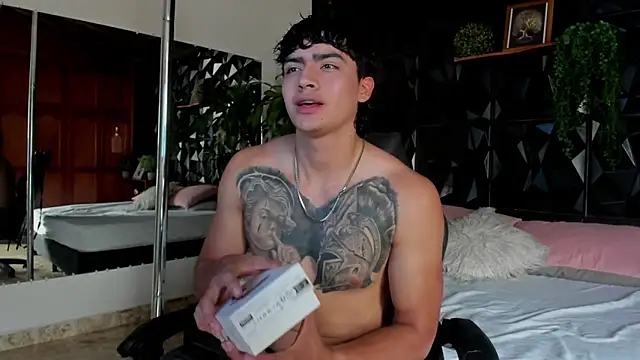 elliot colton online show from April 8, 7:03 pm