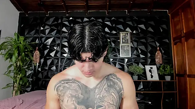 Snapshot of elliot_colton chatting on June 9, 12:28 pm elliot colton online show from June 9, 12:28 pm