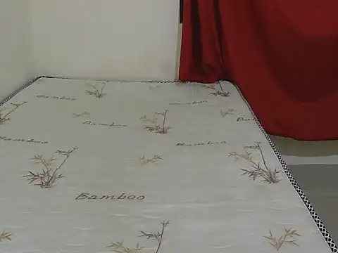 Snapshot of slut-Nana chatting on January 7, 6:54 pm slut-Nana online show from January 7, 6:54 pm