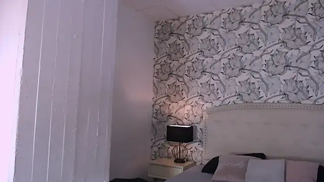 Snapshot of Venusandrea29 chatting on June 5, 12:11 pm Venusandrea29 online show from June 5, 12:11 pm