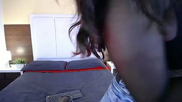Chloe014  online show from May 23, 11:25 am