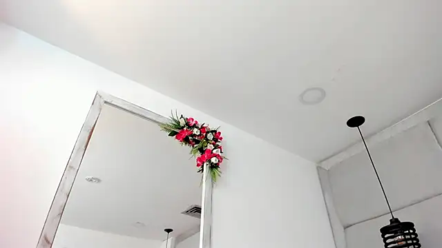 IvonneOwen online show from March 5, 3:46 am