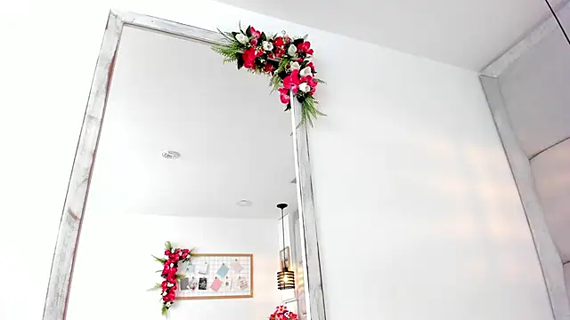 IvonneOwen online show from April 18, 3:32 am