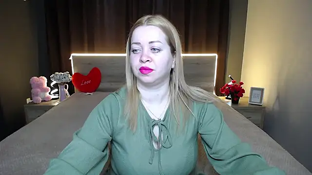 Snapshot of OliviaVerr chatting on March 3, 1:17 pm OliviaVerr online show from March 3, 1:17 pm