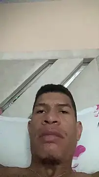 Snapshot of antonio_aguilarx chatting on May 12, 11:51 am antonio aguilarx online show from May 12, 11:51 am