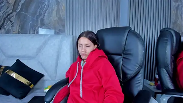 GraceAlexa12 online show from April 6, 3:02 pm