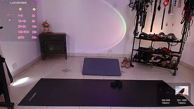 Snapshot of ariannaconnor_ chatting on May 26, 1:51 pm ariannaconnor online show from May 26, 1:51 pm
