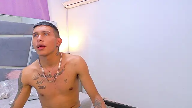 Scook Gray  online show from January 8, 11:51 pm