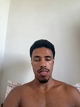 Snapshot of LorenzoBlack27 chatting on April 18, 4:00 pm LorenzoBlack27 online show from April 18, 4:00 pm