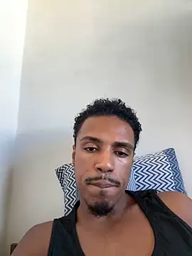Snapshot of LorenzoBlack27 chatting on April 24, 6:43 pm LorenzoBlack27 online show from April 24, 6:43 pm