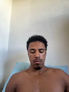 Snapshot of LorenzoBlack27 chatting on April 25, 6:27 pm LorenzoBlack27 online show from April 25, 6:27 pm