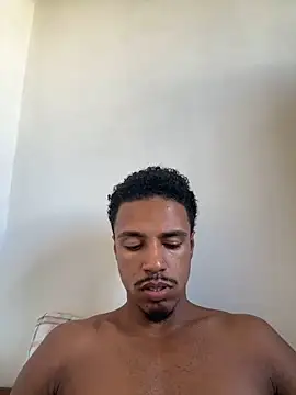 Snapshot of LorenzoBlack27 chatting on April 26, 7:22 pm LorenzoBlack27 online show from April 26, 7:22 pm