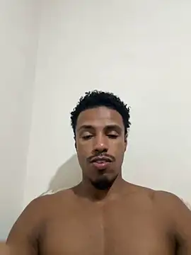 Snapshot of LorenzoBlack27 chatting on April 29, 12:59 am LorenzoBlack27 online show from April 29, 12:59 am