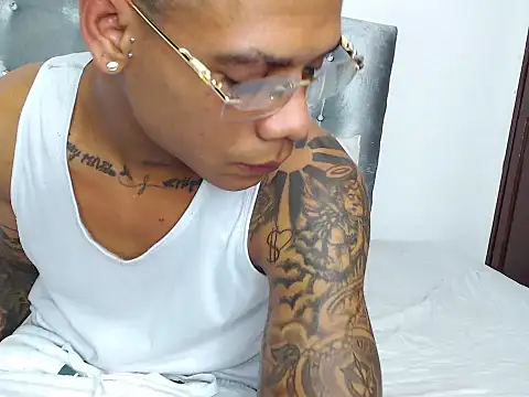 joelgarretx online show from January 10, 3:52 am