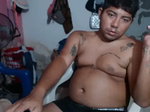 Snapshot of master_juju1924 chatting on March 3, 7:36 am master juju1924 online show from March 3, 7:36 am