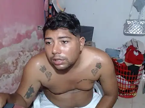 Snapshot of master_juju1924 chatting on April 25, 5:54 pm master juju1924 online show from April 25, 5:54 pm