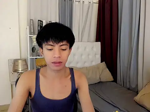 davincihugecock online show from March 15, 4:46 pm