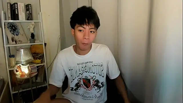 Snapshot of davincihugecock chatting on May 29, 10:52 pm davincihugecock online show from May 29, 10:52 pm