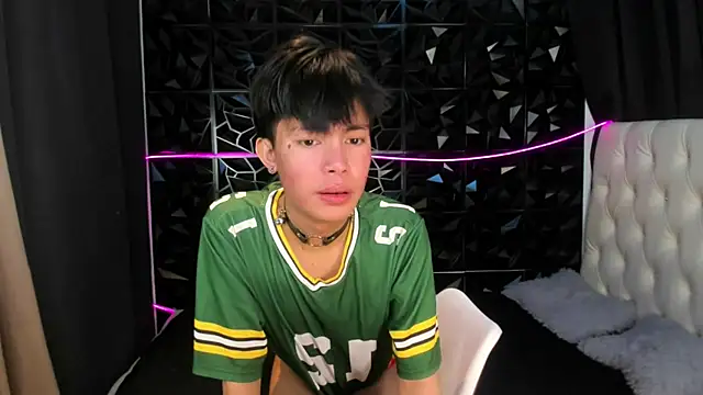 urtwinkbrixz online show from March 14, 5:35 am