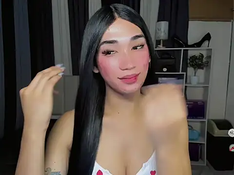 FyangFoxx online show from May 9, 6:46 pm
