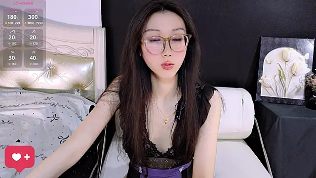 Queenbb88 online show from April 28, 11:37 am
