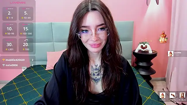 Snapshot of IvyDainty chatting on June 12, 1:26 am IvyDainty online show from June 12, 1:26 am