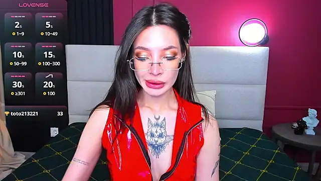 Snapshot of IvyDainty chatting on June 20, 1:30 am IvyDainty online show from June 20, 1:30 am