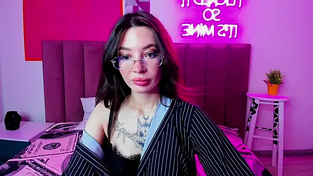 Snapshot of IvyDainty chatting on June 27, 1:21 am IvyDainty online show from June 27, 1:21 am