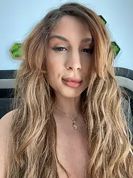 Snapshot of LucyBridgette chatting on May 5, 12:24 pm LucyBridgette online show from May 5, 12:24 pm