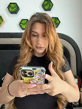 Snapshot of LucyBridgette chatting on June 4, 11:16 am LucyBridgette online show from June 4, 11:16 am